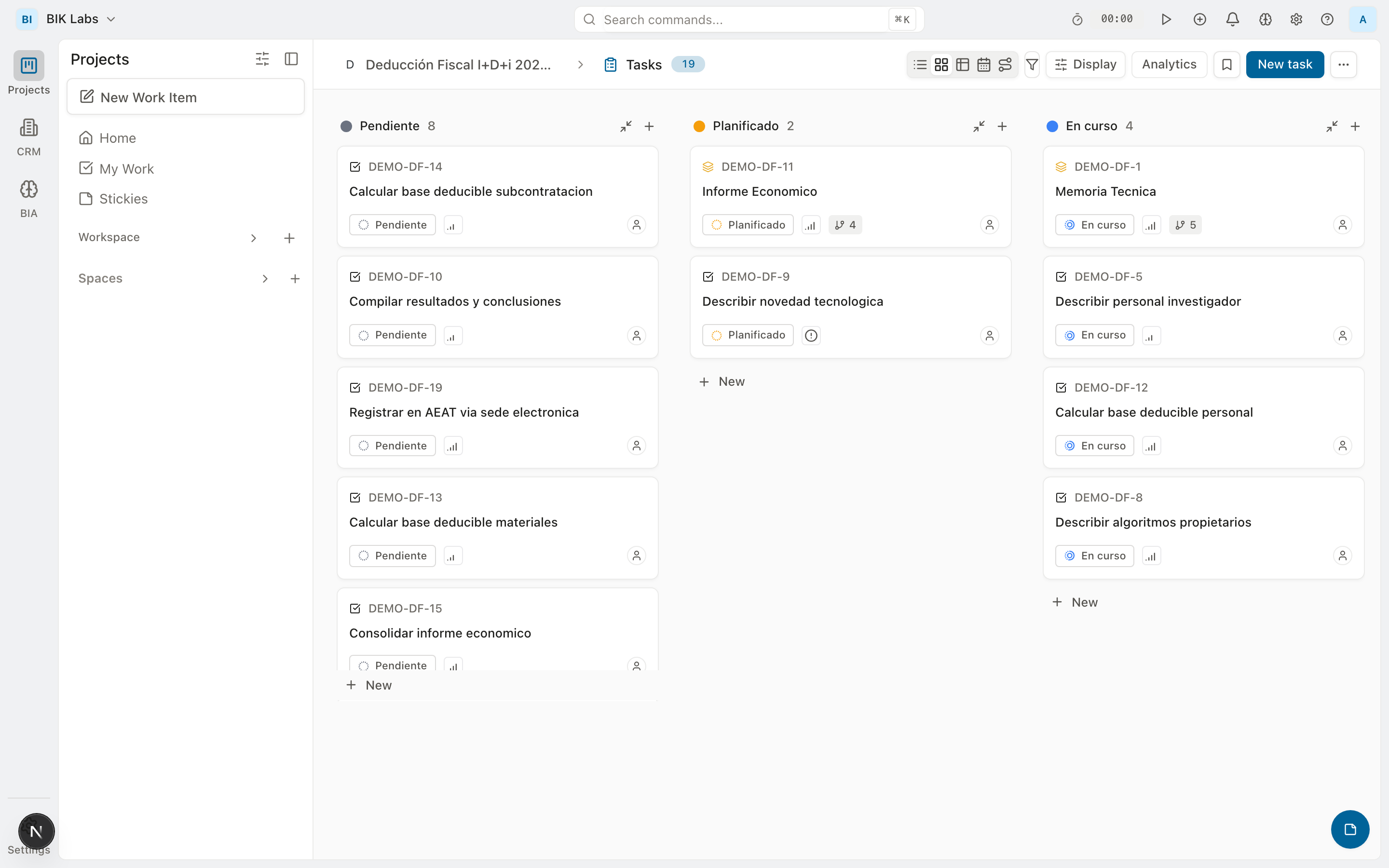 BIK Labs — Vista de tablero con expedientes y agentes IA